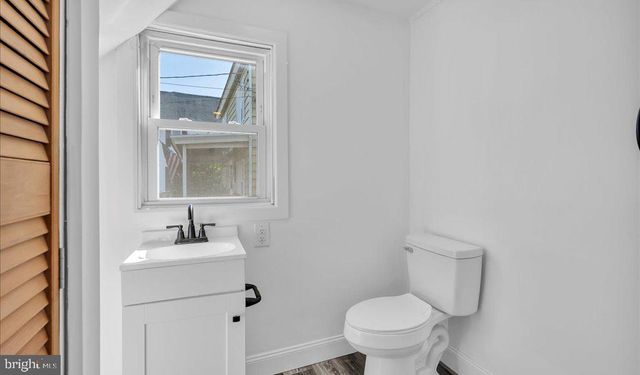 212 BROAD ST, Elmer, NJ 08318