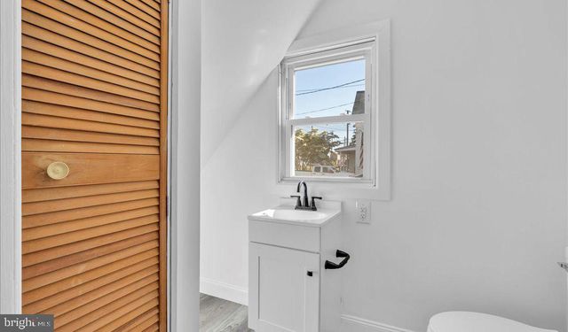 212 BROAD ST, Elmer, NJ 08318