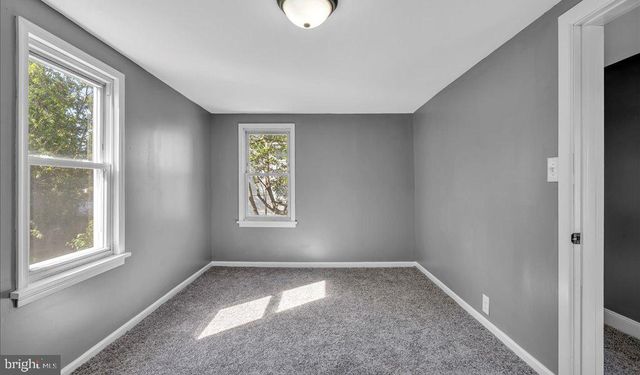 212 BROAD ST, Elmer, NJ 08318