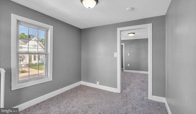 212 BROAD ST, Elmer, NJ 08318