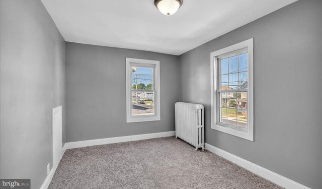 212 BROAD ST, Elmer, NJ 08318