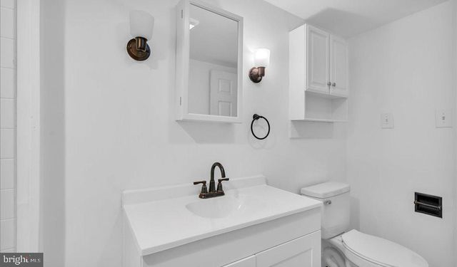 212 BROAD ST, Elmer, NJ 08318