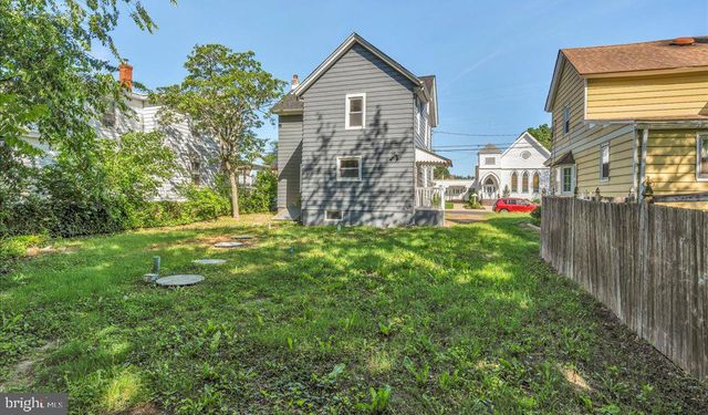 212 BROAD ST, Elmer, NJ 08318