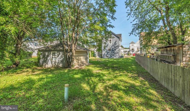 212 BROAD ST, Elmer, NJ 08318