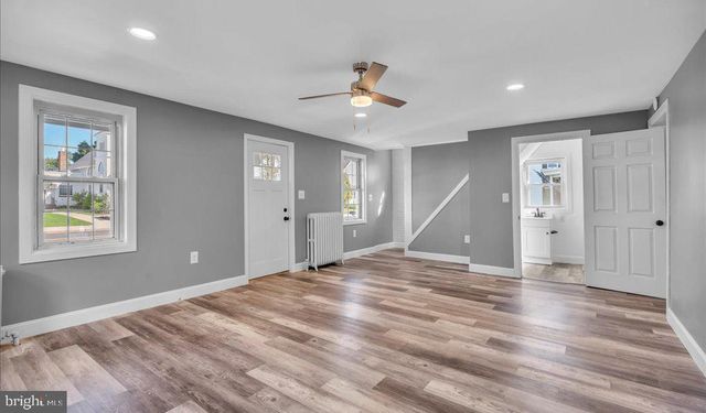 212 BROAD ST, Elmer, NJ 08318