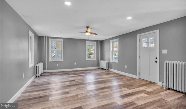 212 BROAD ST, Elmer, NJ 08318