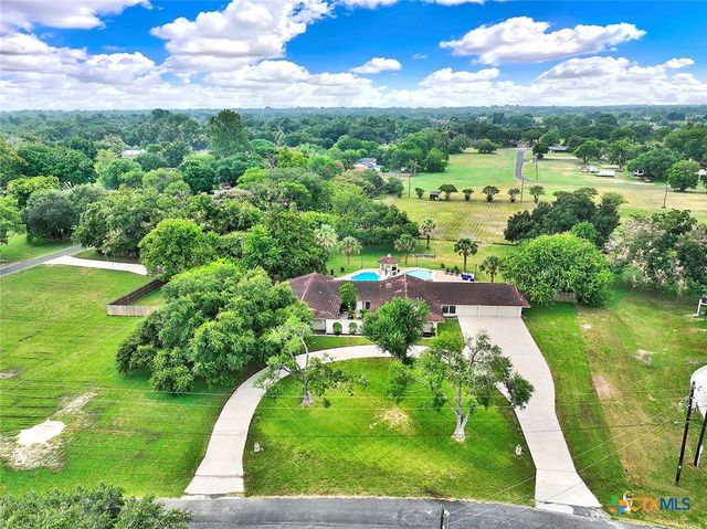 5 Augusta Drive, Seguin, TX 78155