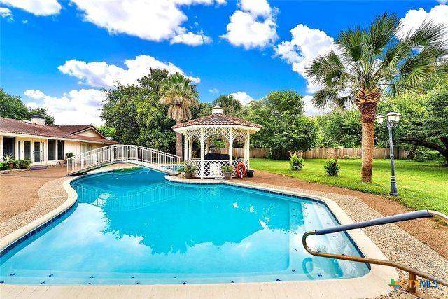5 Augusta Drive, Seguin, TX 78155