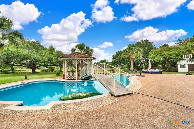 5 Augusta Drive, Seguin, TX 78155