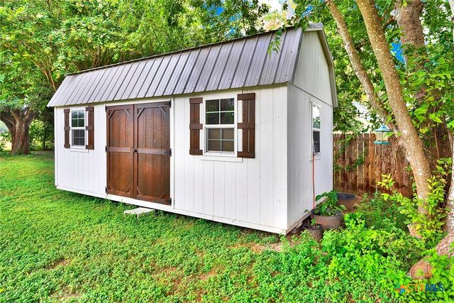 5 Augusta Drive, Seguin, TX 78155