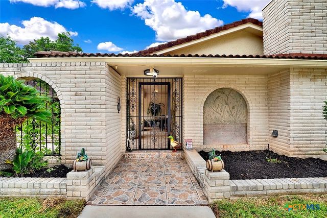 5 Augusta Drive, Seguin, TX 78155