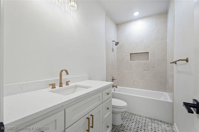 9005 Carson Way, Fort Smith, AR 72908