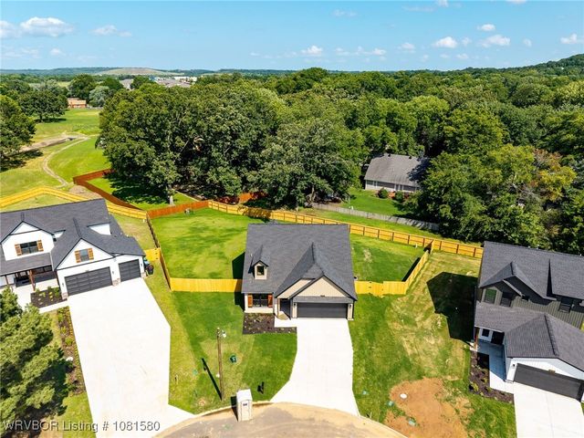 9005 Carson Way, Fort Smith, AR 72908