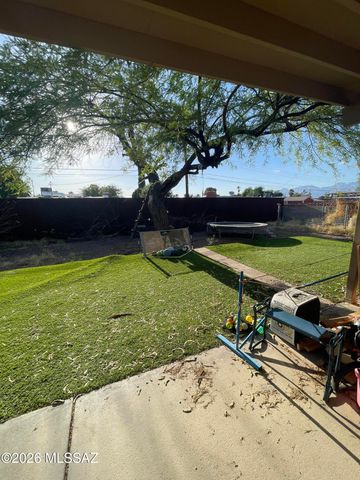 3332 S Champlain Avenue, Tucson, AZ 85730