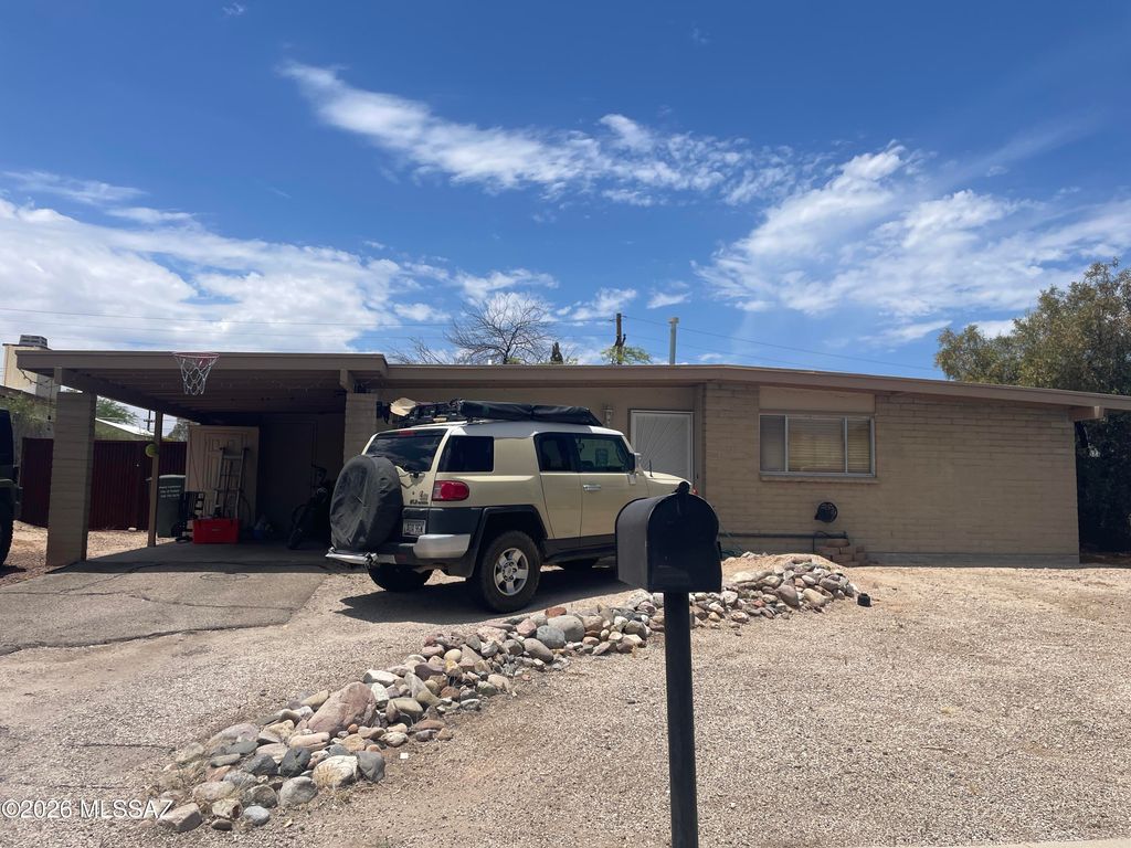 3332 S Champlain Avenue, Tucson, AZ 85730