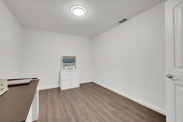 5664 Riverside Dr, Olivehurst, CA 95961