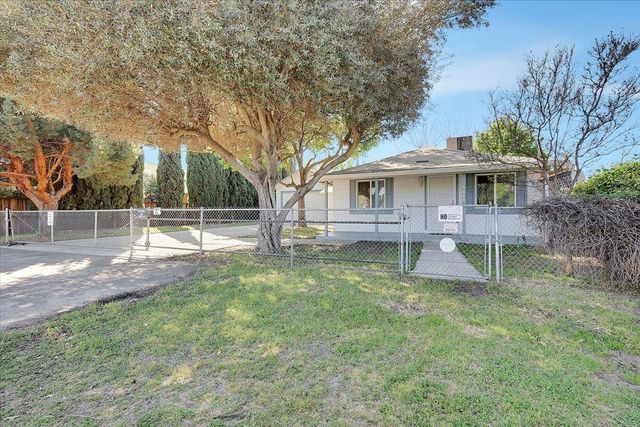 5664 Riverside Dr, Olivehurst, CA 95961