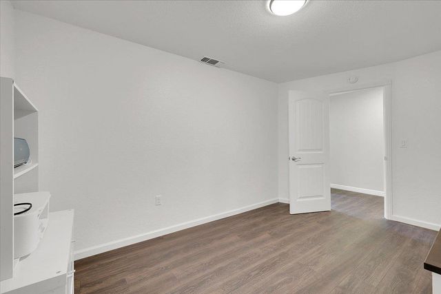 5664 Riverside Dr, Olivehurst, CA 95961