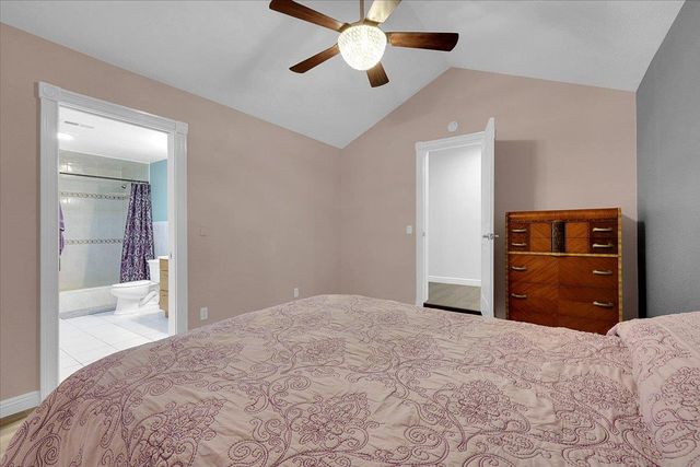 5664 Riverside Dr, Olivehurst, CA 95961