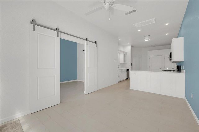 5664 Riverside Dr, Olivehurst, CA 95961