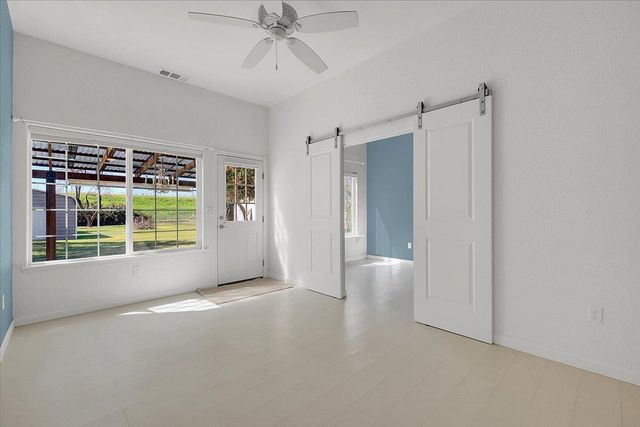 5664 Riverside Dr, Olivehurst, CA 95961