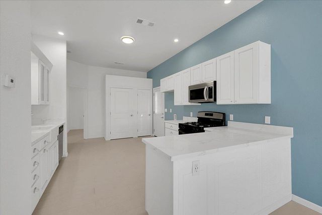 5664 Riverside Dr, Olivehurst, CA 95961