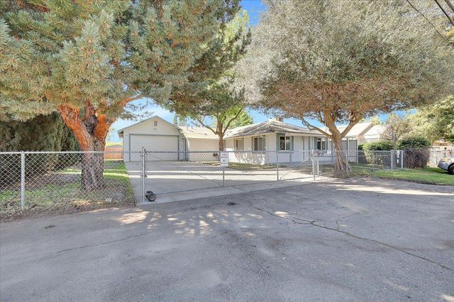 5664 Riverside Dr, Olivehurst, CA 95961