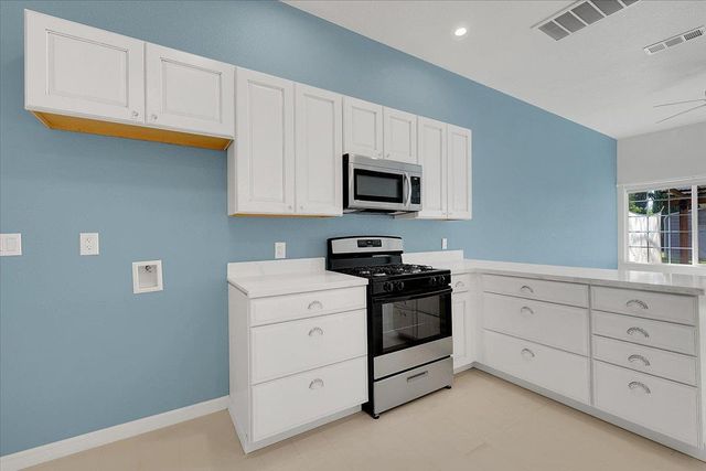 5664 Riverside Dr, Olivehurst, CA 95961