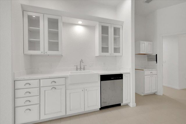 5664 Riverside Dr, Olivehurst, CA 95961