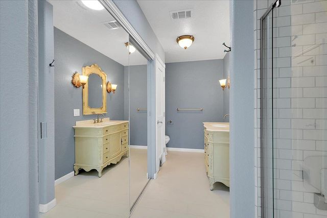 5664 Riverside Dr, Olivehurst, CA 95961