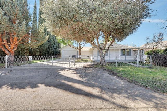 5664 Riverside Dr, Olivehurst, CA 95961