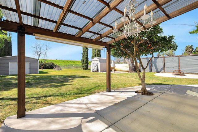 5664 Riverside Dr, Olivehurst, CA 95961