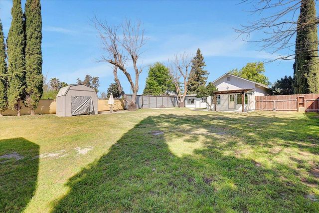 5664 Riverside Dr, Olivehurst, CA 95961