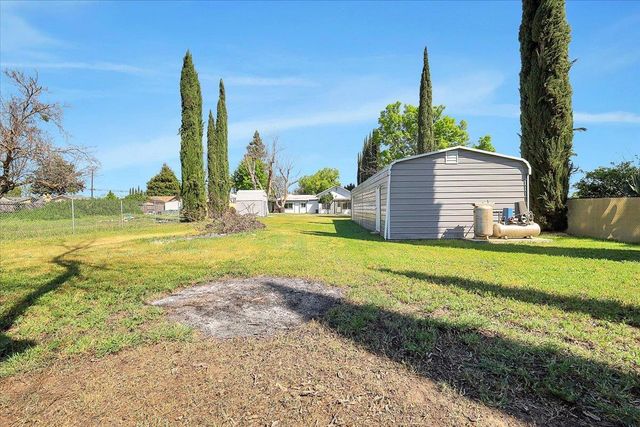 5664 Riverside Dr, Olivehurst, CA 95961