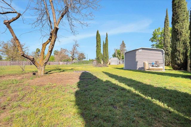 5664 Riverside Dr, Olivehurst, CA 95961