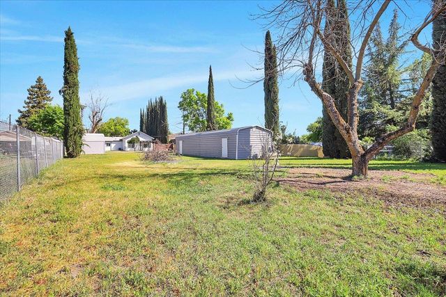 5664 Riverside Dr, Olivehurst, CA 95961