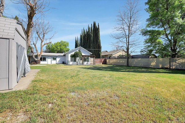 5664 Riverside Dr, Olivehurst, CA 95961
