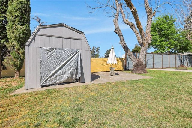 5664 Riverside Dr, Olivehurst, CA 95961