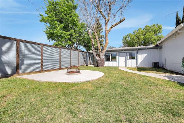 5664 Riverside Dr, Olivehurst, CA 95961