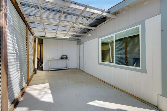 5664 Riverside Dr, Olivehurst, CA 95961