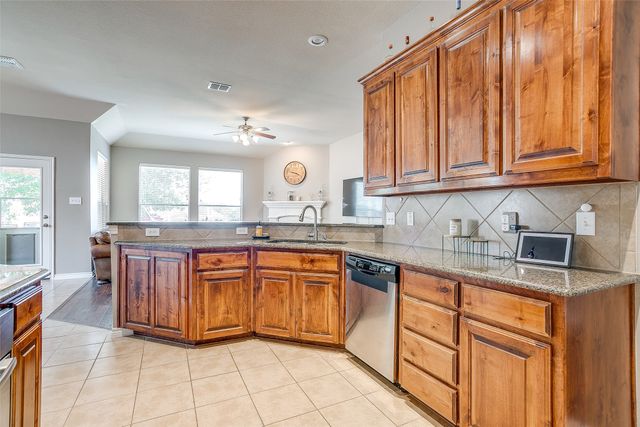 832 Peach Lane, Burleson, TX 76028