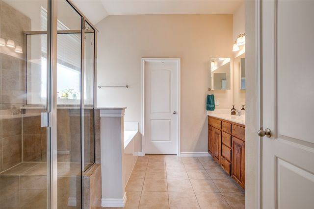 832 Peach Lane, Burleson, TX 76028