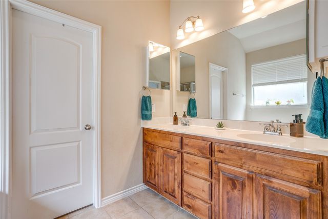 832 Peach Lane, Burleson, TX 76028