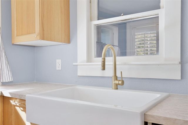 2400 S PARK AVENUE, Sanford, FL 32771