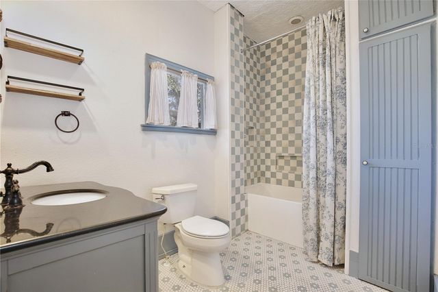 2400 S PARK AVENUE, Sanford, FL 32771