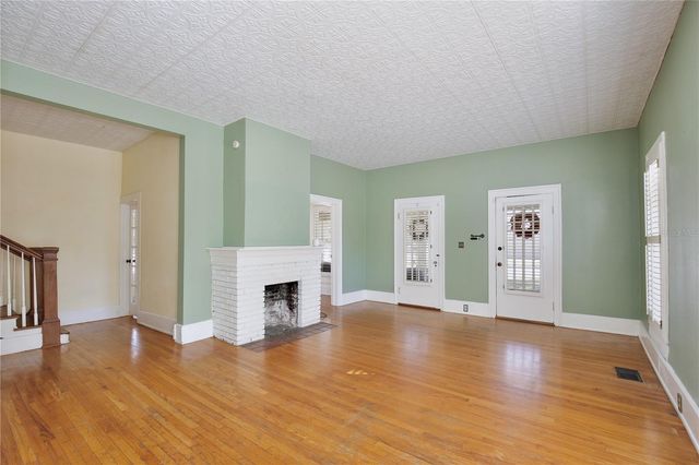 2400 S PARK AVENUE, Sanford, FL 32771