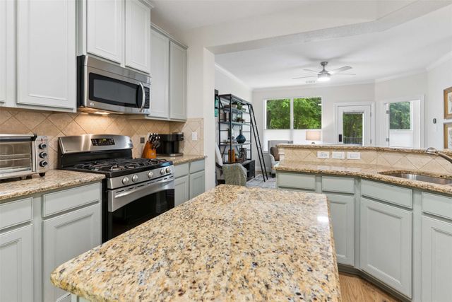 2613 Eagle Drive, Grapevine, TX 76051