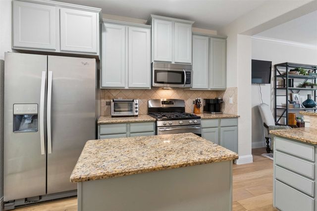 2613 Eagle Drive, Grapevine, TX 76051