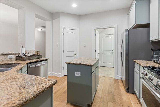 2613 Eagle Drive, Grapevine, TX 76051