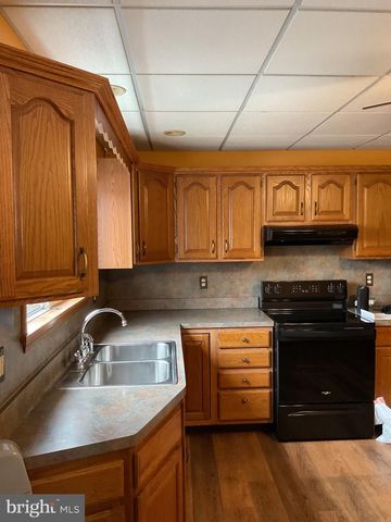 337 W PINE ST, Frackville, PA 17931